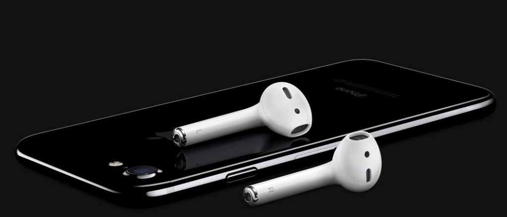 alt="earpods-iphone7"