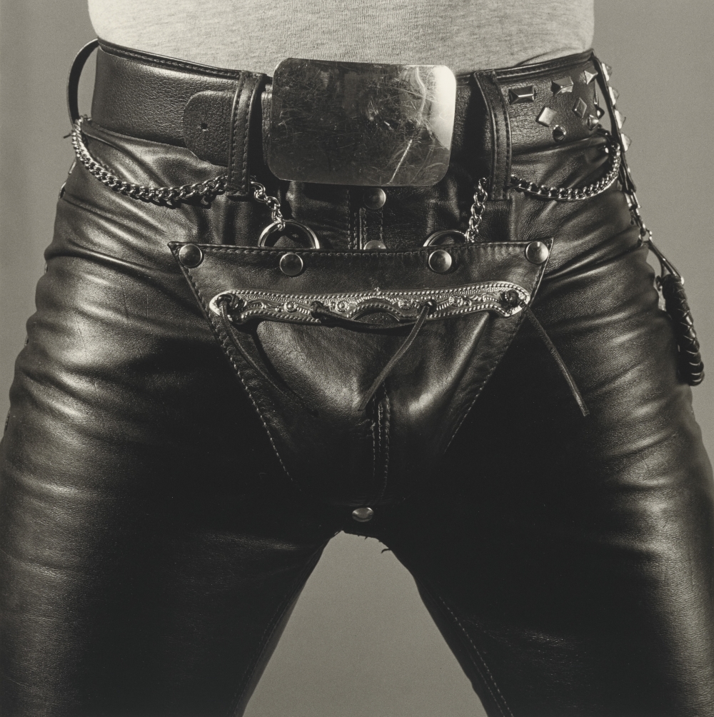 Robert Mapplethorpe (1946-1989) Leather Crotch [Entrejambe en cuir] 1980 Épreuve à la gélatine argentique Image : 35,2 x 35 cm Don promis de la Robert Mapplethorpe Foundation au J. Paul Getty Trust et au Los Angeles County Museum of Art © Robert Mapplethorpe Foundation. Used by permission. 