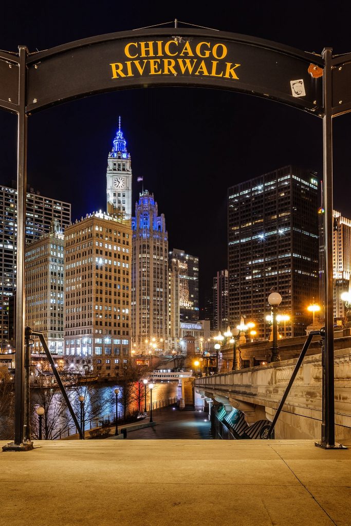 Chicago Riverwalk. Photo: Michael Muraz, Flickr.