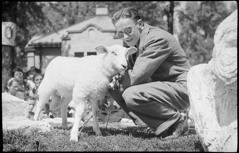 Photo: Conrad Poirier, Archives de la Ville de Montréal