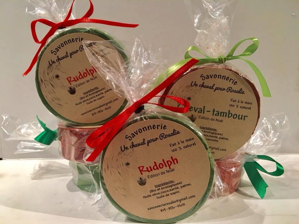 Les produits de la Savonnerie un cheval pour Rosalie, disponibles au Marché de Noël de la Vallée de l'Or