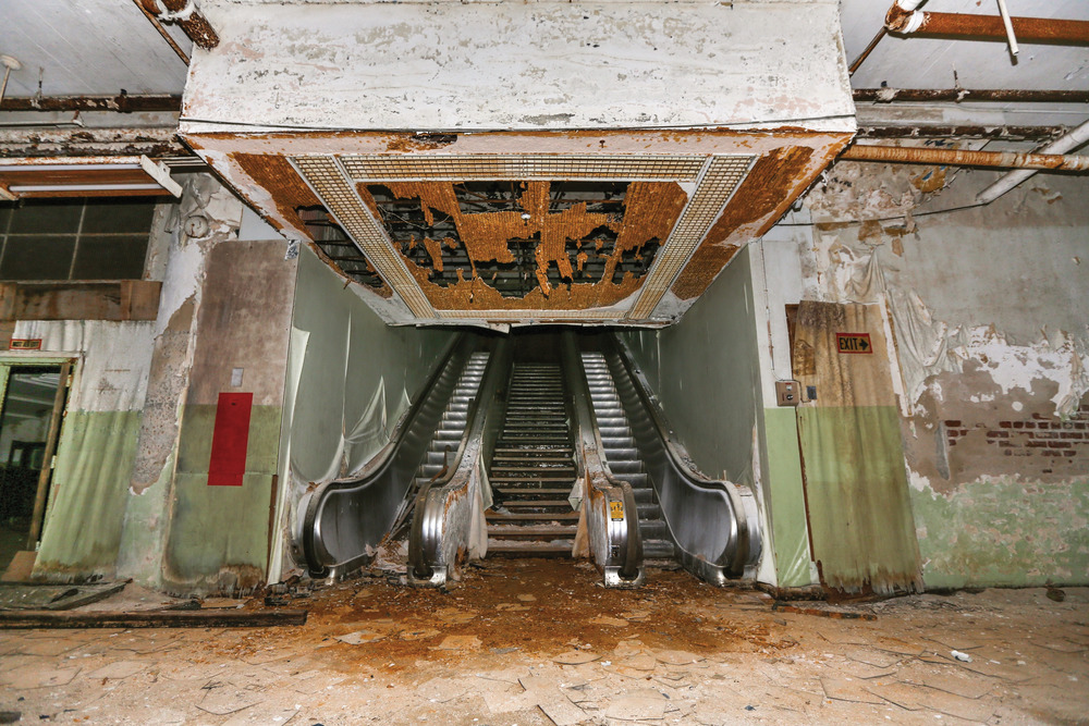 À l'intérieur de la bâtisse, laissée à l'abandon depuis 20 ans. Photo: DIALOG