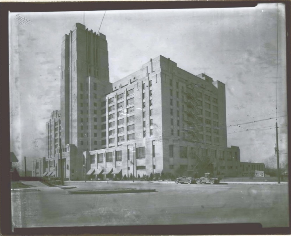 Le magasin Sears de Crosstown tel qu'il était en 1927. Photo: DIALOG