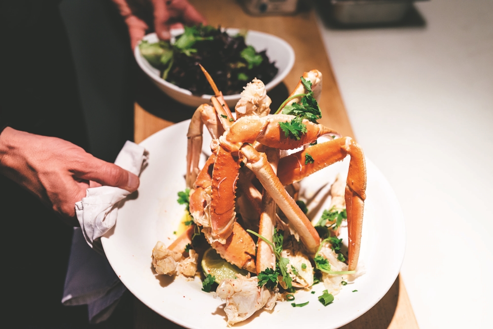 Plat de crabe des neiges cuisiné par le chef Jean-Sébastien Sicard. Photo: Sophie Gagnon-Bergeron