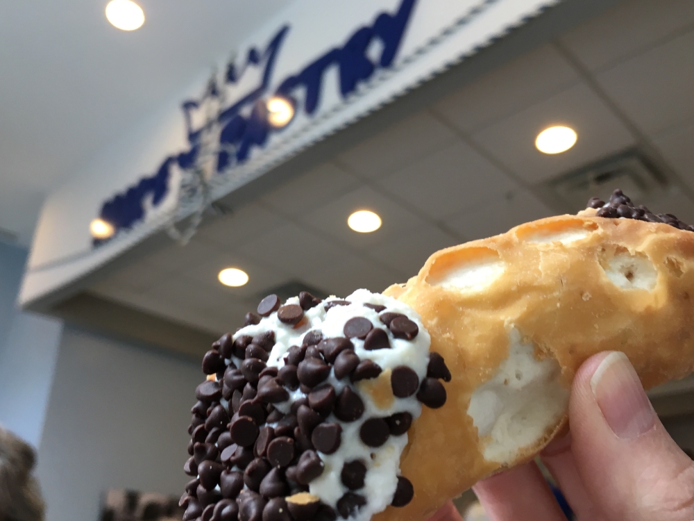 Les célèbres cannolis de Mike’s Pastry. Photo: Marie-Julie Gagnon