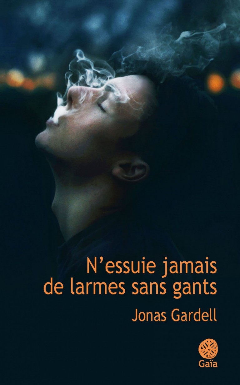 alt="NESSUIE-JAMAIS-DE-LARMES-SANS-GANTS"