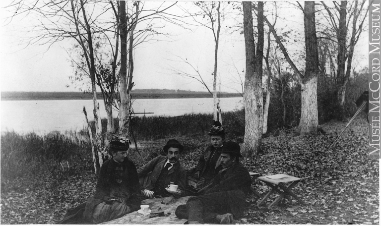 Photo: Don de la succession de Miss Helen Renouf. © Musée McCord