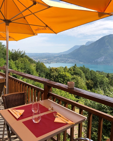 Aux terrasses du lac d'Annecy. Photo: Marie-Julie Gagnon