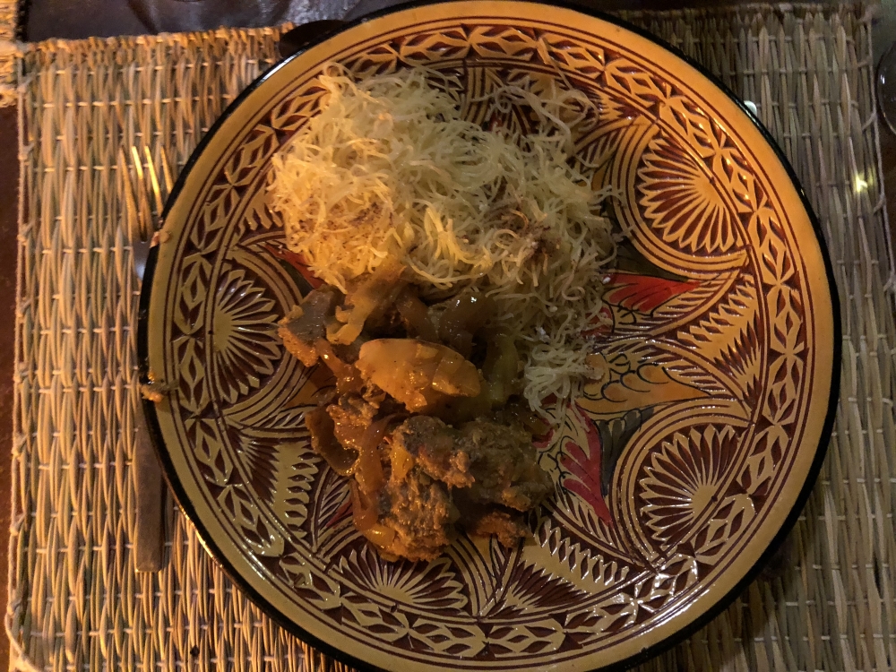 Le seffa aux cheveux d’ange avec des coings; un plat berbère servi lors des grandes occasions. Photo: Marie-Julie Gagnon